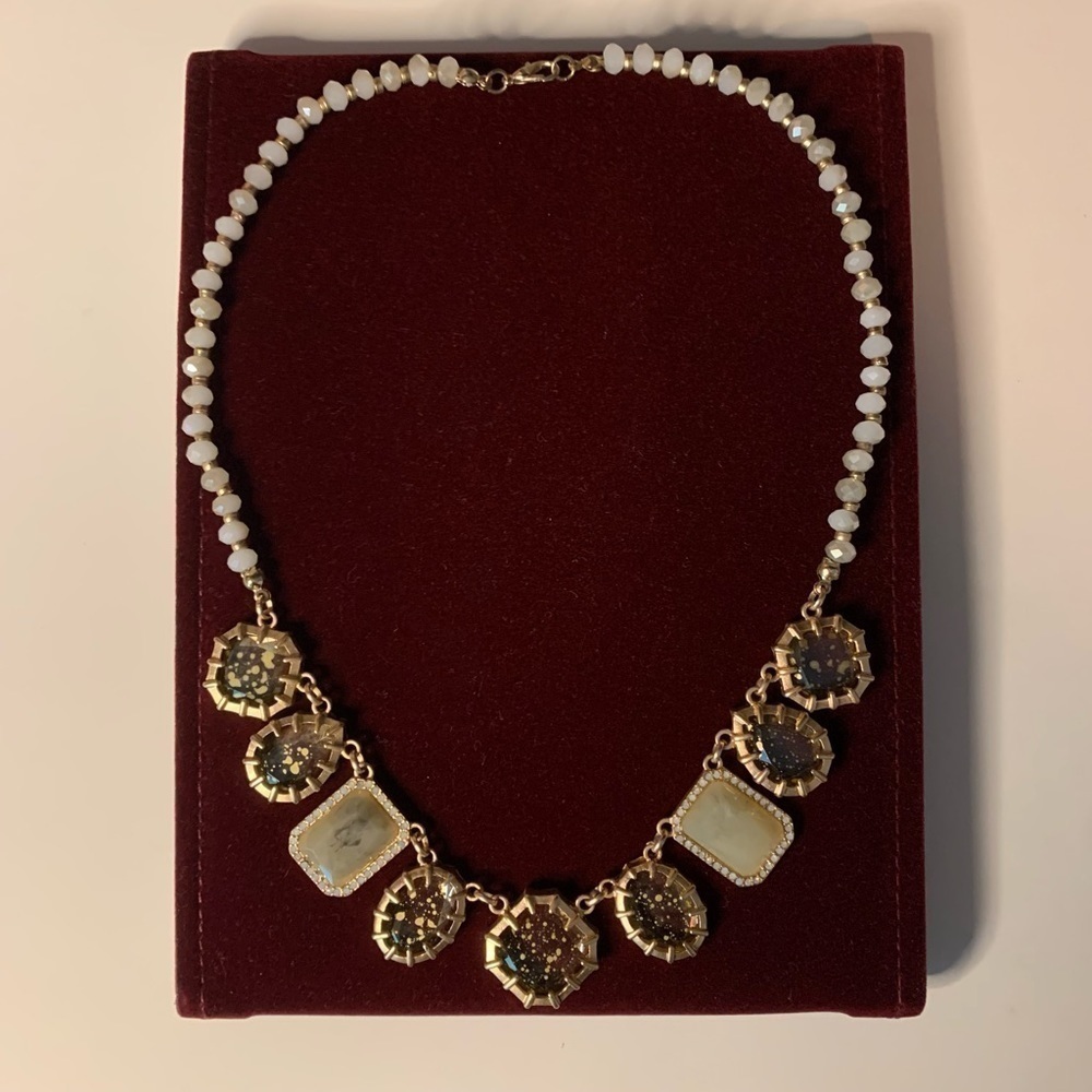 Beaded necklace (gold-toned) - Picture 2 of 4
